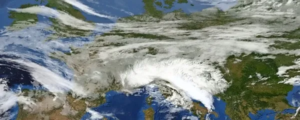 Vremenska fronta se je od severozahoda včeraj bližala našim krajem, od jugozahoda pa je pritekal vlažen zrak.