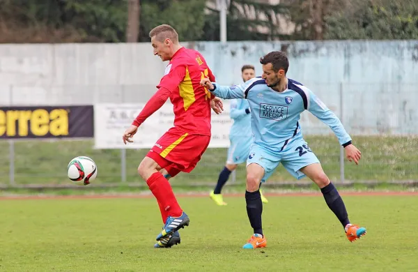 Nogometaši Rudarja (v rdečih dresih) so po porazu v Novi 
Gorici 0:3 ujeli strelsko formo. V soboto so ugnali tudi 
Maribor.  