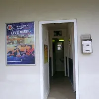 Najemnik Kanela bara mora na mesec za souporabo tega 
javnega stranišča odšteti 500 evrov.
