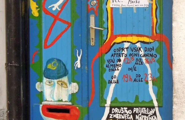 Konec marca so  občinski svetniki podprli pobudo župana 
Borisa Popoviča in MKC predali v upravljanje novoustanovljenjemu Centru mladih Koper, ki deluje v sklopu 
javnega zavoda za šport in mladino. 