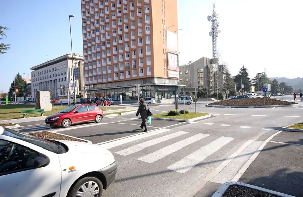   Samo od omrežnine za nebotičnik bo imelo podjetje Vodovodi in kanalizacija vsako leto 9700 evrov prihodkov. 



