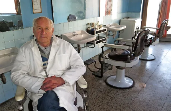 Janko Ozbič, frizer z najdaljšim stažem ne samo na Primorskem, temveč tudi širše, bo postal častni občan postojnske občine.
