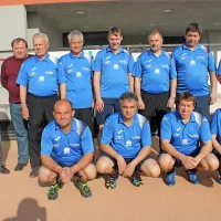 Drugoligaško moštvo BK Cesta, od leve proti desni, čepijo: 
Aleksander Štor, Sebastjan Štor, Aleksander Vodopivec, 
Patrik Faganel; stojijo:  Ciril Ličen, Boris Štor (predsednik) , 
Marjan Fučka, Stanko Kočevar, Rok Vidic,  Bojan Vidic,  Denis 
Faganel in Silvester Bratina. Manjkata Jernej Vodopivec in 
Nejc Furlan.