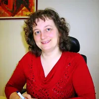 Irena Kodele Krašna: “Če to pomeni, da bomo 
lahko vse oddelke vselili v novo šolo in ne bomo 
več razseljeni  na več lokacijah, smo seveda 
pripravljeni potrpeti še kak dodaten mesec v 
obstoječih stavbah.” 