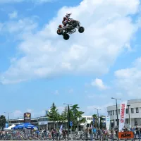 Aleš Rozman, eden od treh najboljših “norcev” na štirikolesnikih v Evropi in soustvarjalec 
adrenalinskega  spektakla Masters of Dirt,  je pognal adrenalin tudi po žilah gledalcev. 

