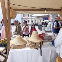 Na stojnici Okolja Piran so prodajali tudi tradicionalne solinarske klobuke. 