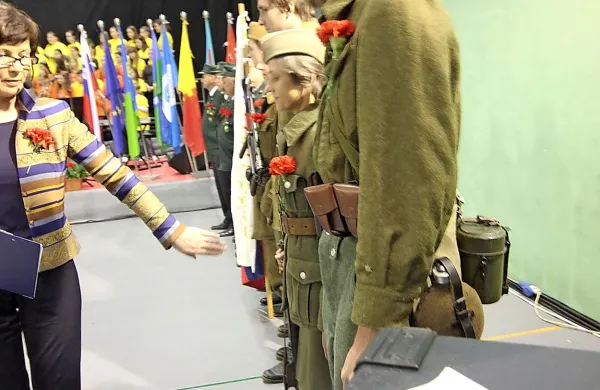 Dan upora proti okupatorju, ki ga zaznamujemo danes, 
ohranja spomin na ustanovitev Osvobodilne fronte slovenskega naroda (OF), osrednje odporniške organizacije 
Slovencev v drugi svetovni vojni.