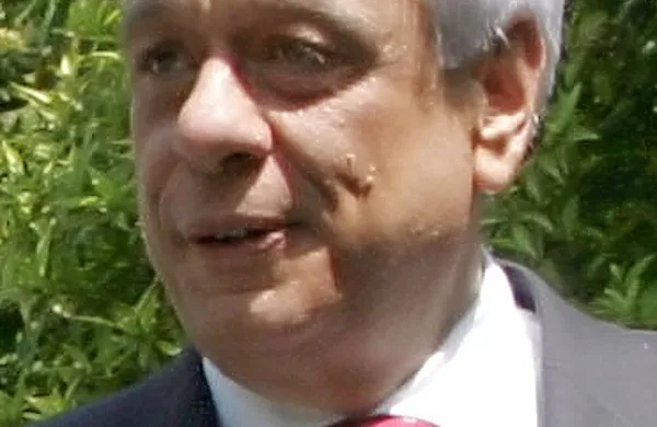 Grški predsednik Prokopis Pavlopulus je danes izrazil željo, 
da bi se čim prej dobil z nemškim kolegom Joachimom 
Gauckom na pogovorih o grških zahtevah po vojni odškodnini za škodo, ki so jo nacisti povzročili Grčiji med drugo 
svetovno vojno.