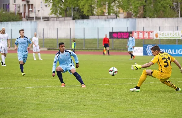 Tako je Giuseppe Ruggiero zapečatil usodo novomeške 
ekipe, sam pa dosegel prvi gol za novogoriške modre.