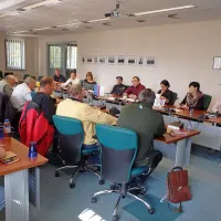 Pri skrbi za  požarno varnost  v naravnem okolju je nujno  
sodelovanje gasilskih služb, lastnikov gozdov in lovcev, so 
ugotavljali na posvetu.

 