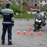 Navidez lahek poligon je za marsikaterega motorista predstavljal oviro.