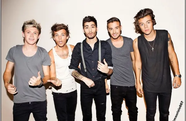 One Direction je pred dobrim mesecem zapustil Zayn (na 
sredini)