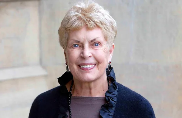 Najbolje prodajana britanska pisateljica kriminalk Ruth Rendell, ki je v bogati karieri napisala več kot 60 knjig, je danes 
umrla v starosti 85 let.