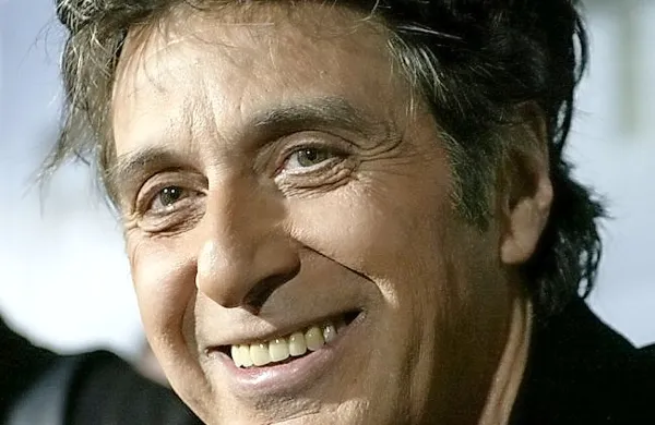 Petinsedemdesetletni ameriški igralec Al Pacino je po 40 letih 
v intervjuju za britanski časnik The Guardian razkril, da je 
malo manjkalo in bi ostal brez vloge v sloviti trilogiji Boter.