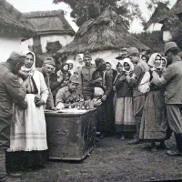 Cepljenje civilnega prebivalstva nekje ob ruski fronti