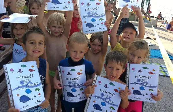Plavalni klub Koper slovi po množičnosti, saj je vanj v 
povprečju včlanjenih od 250 do 300 otrok.