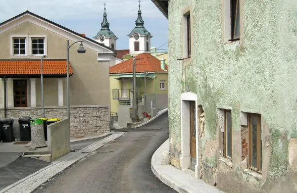 Majlont v Postojni