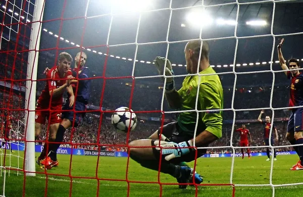 Thomas Müller (v ospredju v rdečem dresu) je morda 
najmočnejše orožje Bayernovega napada proti Barceloni. 