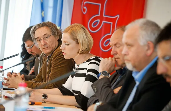 Vseh sedem sindikalnih central je enotnih: gospodarstvo zaradi izplačila treh dodatkov k 
minimalni plači ne bo propadlo. 