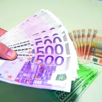 Kriminalisti so ovojnico, v kateri je bilo 20.000 evrov našli na 
nadstrešku odvetniške pisarne, nadstropje pod pisarno Suzane Gale. Tudi vrhovni sodniki so zavrnili očitek, da so 
kriminalisti do ovojnice prišli med nezakonito hišno preiskavo. 