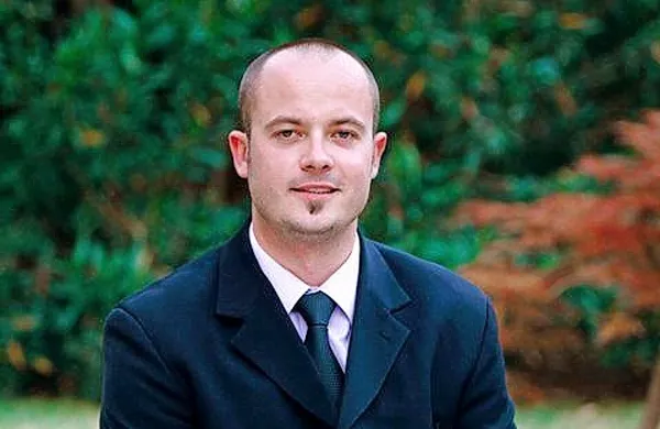 Marko Česnik: “Protestno odstopam. S tem želim opozoriti na slabe razmere v kulturi. Če se to ne bo izboljšalo, kulture ne bo več.” 