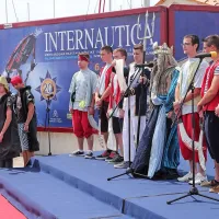 Bog morja Neptun je s svojimi podložniki tradicionalno 
pozdravil goste navtičnega sejma. 