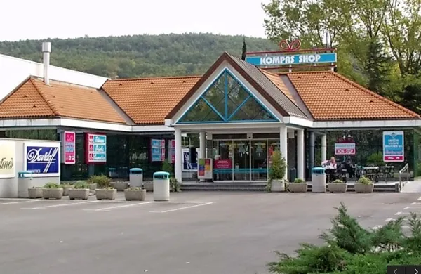 V koprski občini dokazujejo, da jim mora Kompas MTS vrniti 
tudi trgovino na Lazaretu in jim plačati več kot milijon evrov za 
uporabnino prostorov.