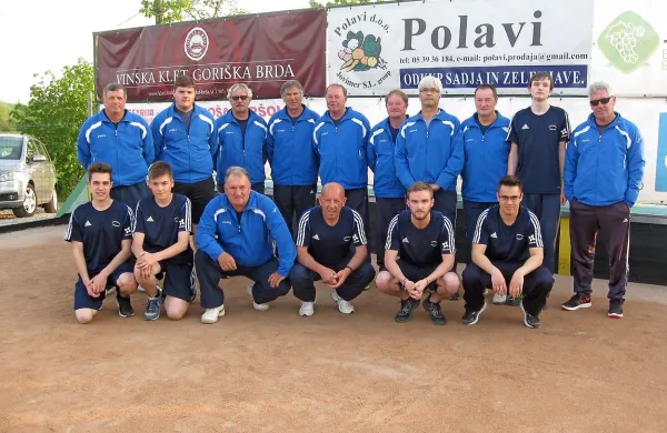 V članski ekipi so ob skupini dolgoletnih balinarjev tudi mladinci.