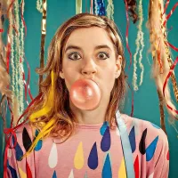 Zasedba Tune-Yards z glasbenico Merril Garbus prestopa 
meje “world music”. 
