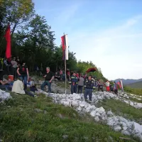 Mesec: Slavje s priokusom
