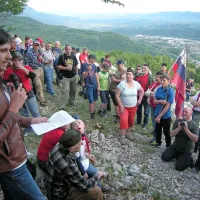 Mesec: Slavje s priokusom