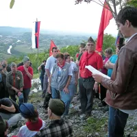 Mesec: Slavje s priokusom