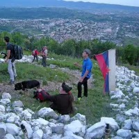 Mesec: Slavje s priokusom