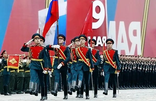 Karl Erjavec se ni udeležil vojaške parade na Rdečem trgu.