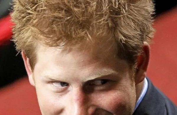 Britanski princ Harry je danes razkril, da si želi otrok in 
partnerice, s katero bi delil pritisk in bremena dolžnosti, ki jih 
prinaša pripadnost kraljevi družini.
