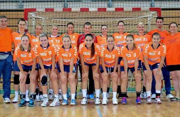Koprska ženska rokometna ekipa je prvenstvo končala na 
sedmem mestu, ta konec tedna pa jo čaka še nastop v finalu 
pokalnega tekmovanja.