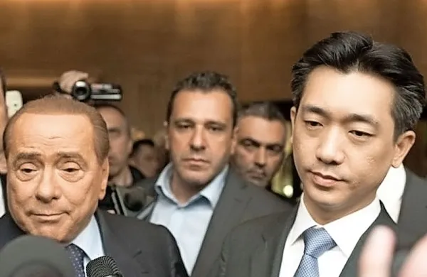 Silvio Berlusconi in Bee Taechaubol