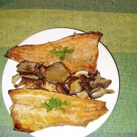 Jedilnik je sicer okusen, le rib se je Petra že malce naveličala. 