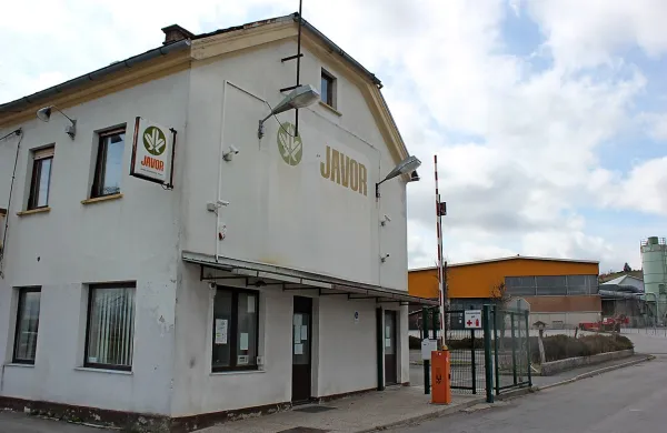 Delavci Javorjevih hčerinskih podjetij v Pivki se včeraj še niso 
vrnili na delo. 