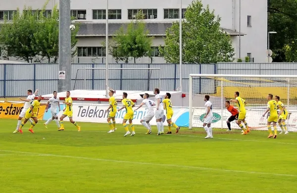 V Domžalah so gladko zmagali rumeni - a tokrat 
Domžalčani.