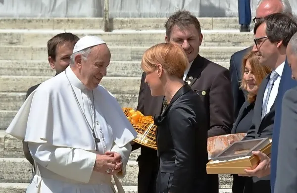 Premier Miro Cerar bo 29. maja odpotoval na obisk k papežu 
Frančišku.
