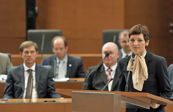 Nova ministrica za izobraževanje, znanost in šport Maja 
Makovec Brenčič je v prvi izjavi novinarjem po izvolitvi izrazila 
prepričanje, da ji izzivov ne bo zmanjkalo. 
