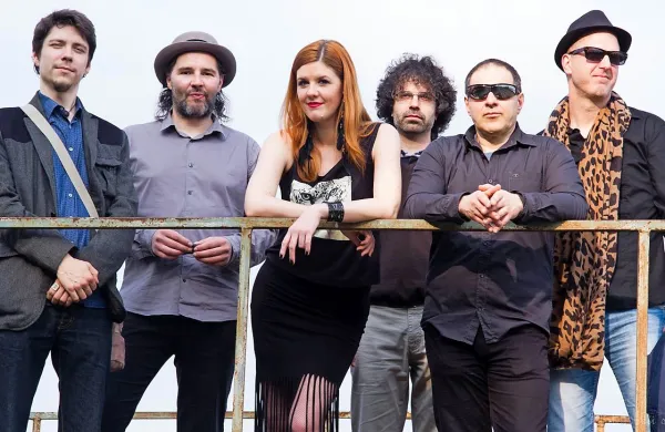 Mojo Hišni Band 