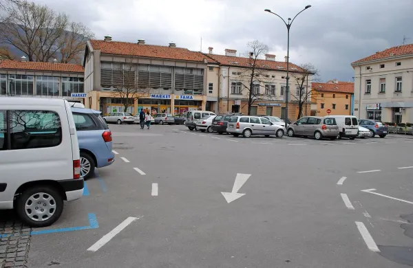  Želimo dogovor, kaj sodi v središče mesta, zatrjujejo prebivalci, ki se  županom med drugim 
tudi še niso zedinili okrog nove prometne ureditve Lavričevega trga.