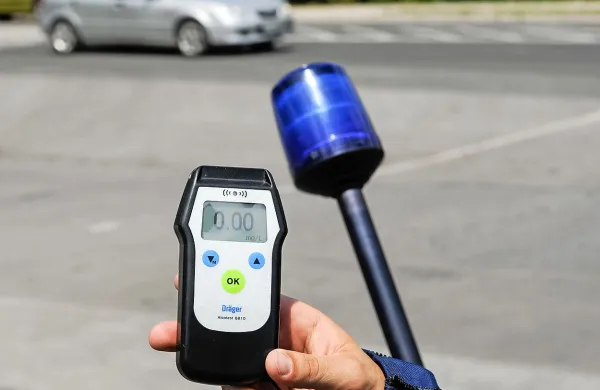 V okviru preventivne akcije Šofer 0,0 - trezna odločitev bodo 
policisti vse do nedelje preverjali psihofizično stanje voznikov. 