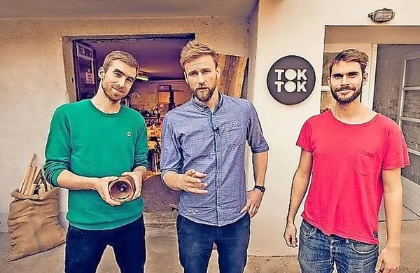 Prenosni leseni zvočnik Trobla, produkt oblikovalskega tria 
Tok Tok, je na Kickstarterju za več kot petkrat presegla 
zastavljeni cilj.