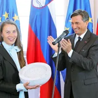 Za Faka osebna po&scaron;tna znamka, za Mazejevo pa zelo osebno vpra&scaron;anje