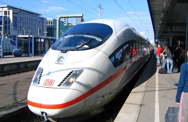 Zaradi stavke strojevodij se Nemčiji obetajo rekordni zastoji 
na cestah.