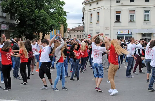 Maturanti so odplesali četvorko