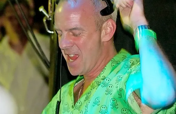 Fatboy Slim leta 2011 v Ambasadi Gavioli.